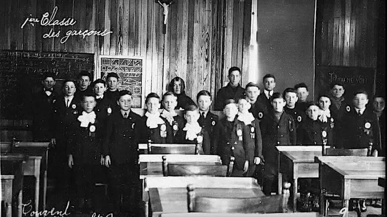 Classe maschile a Havre-Saint-Pierre, circa 1920–1930